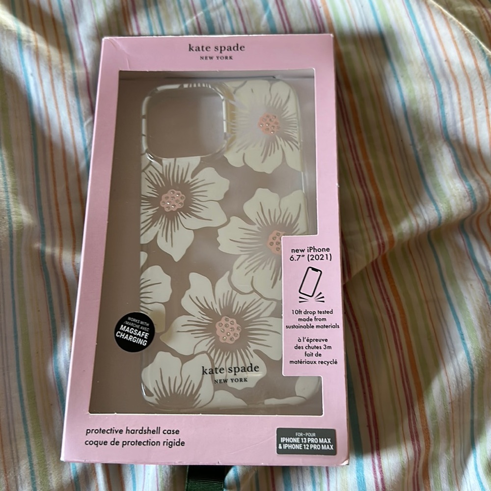 Kate Spade New York Flower 13 Pro Max Case